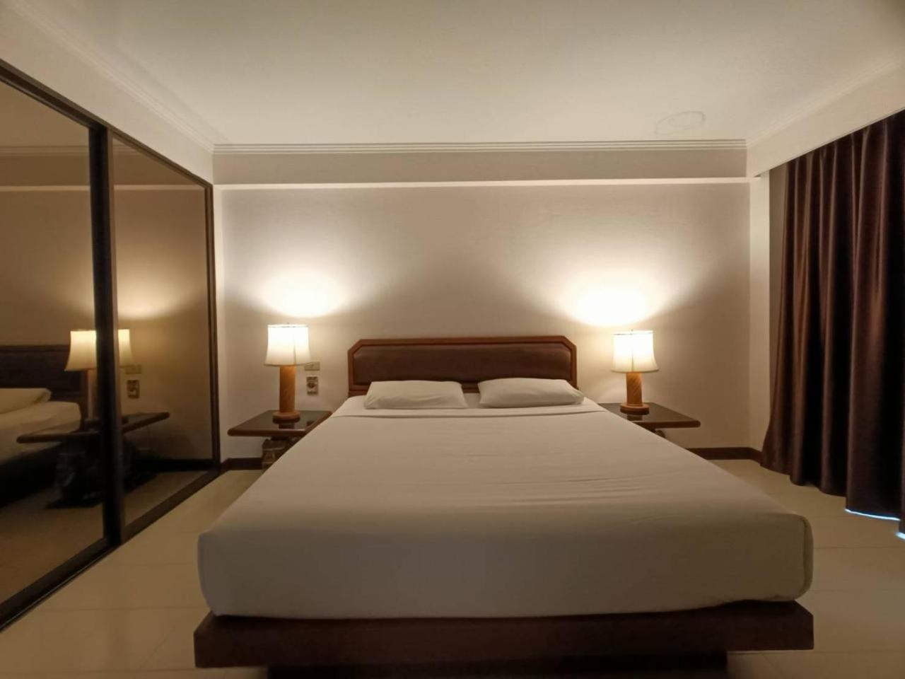 The Monaco Residence Pattaya Luaran gambar