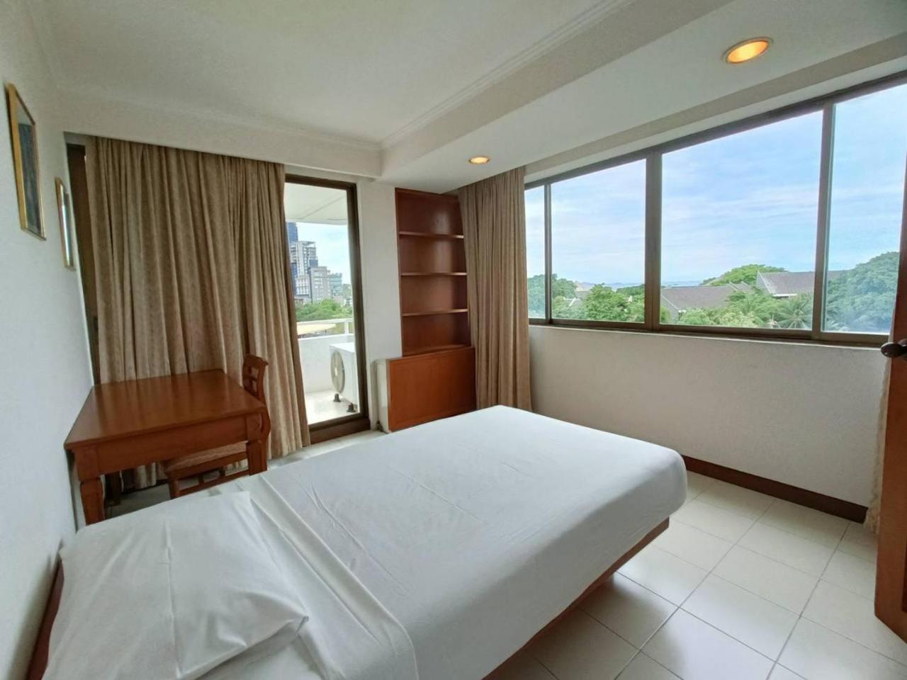 The Monaco Residence Pattaya Luaran gambar