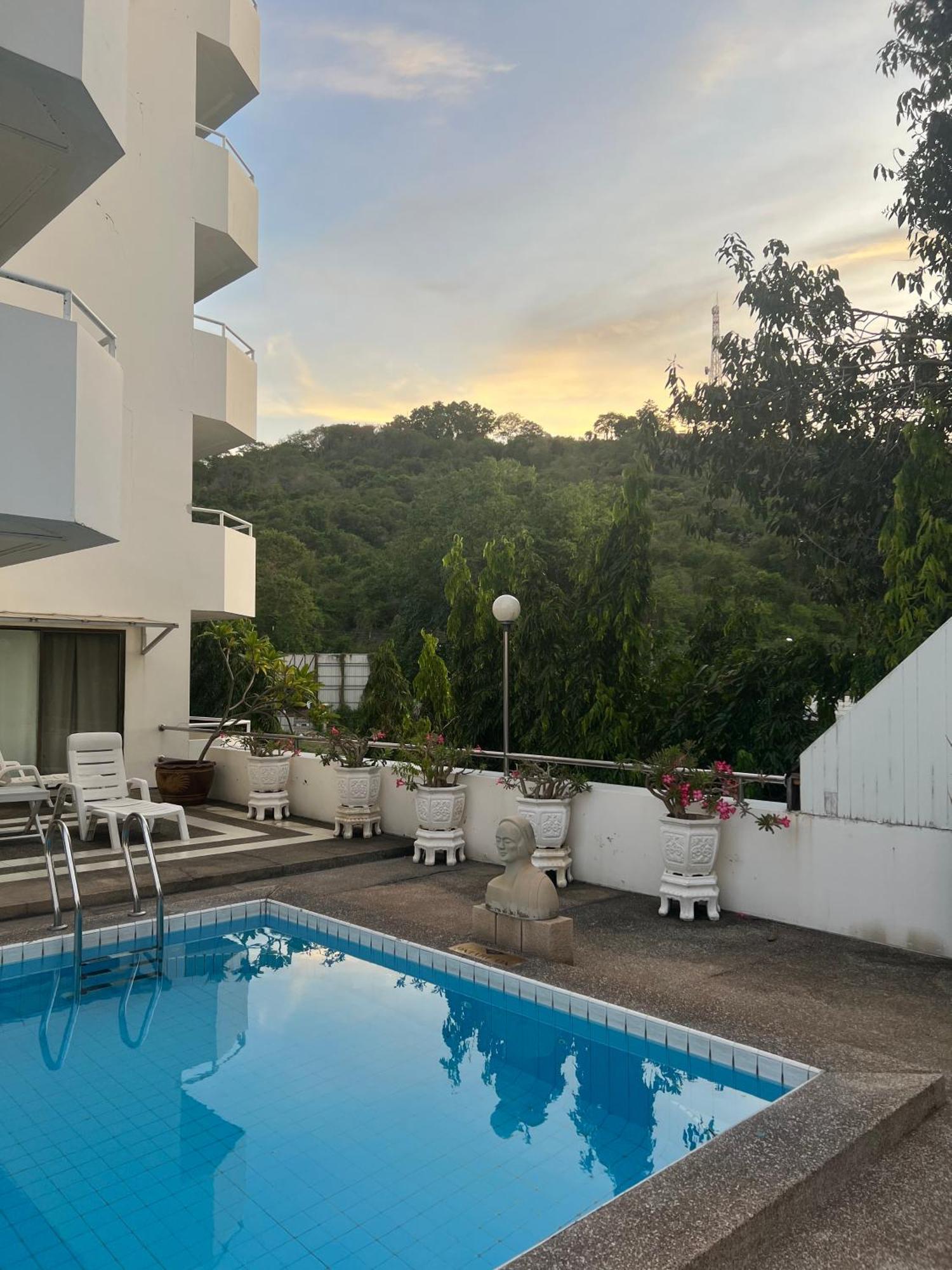 The Monaco Residence Pattaya Luaran gambar