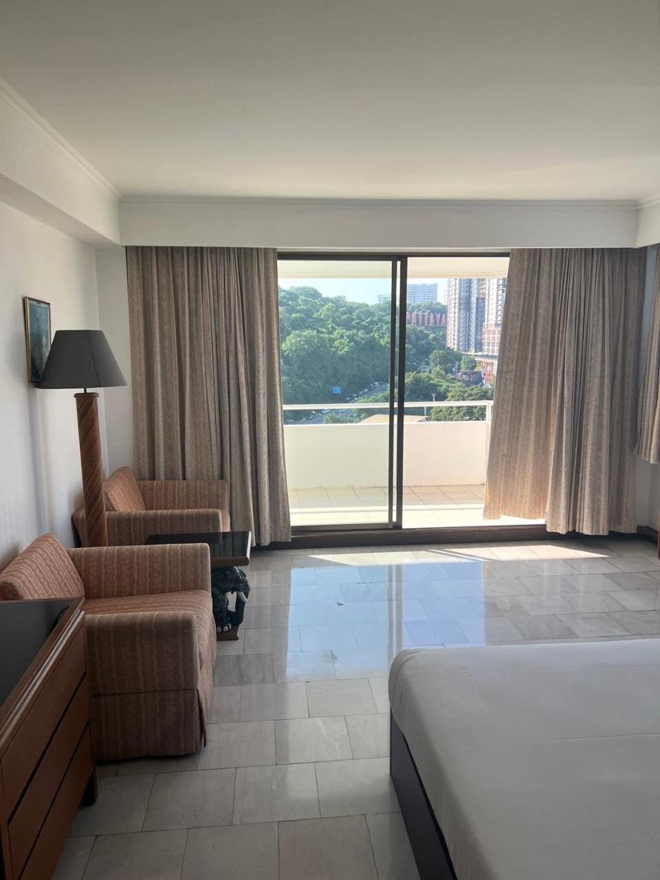 The Monaco Residence Pattaya Luaran gambar