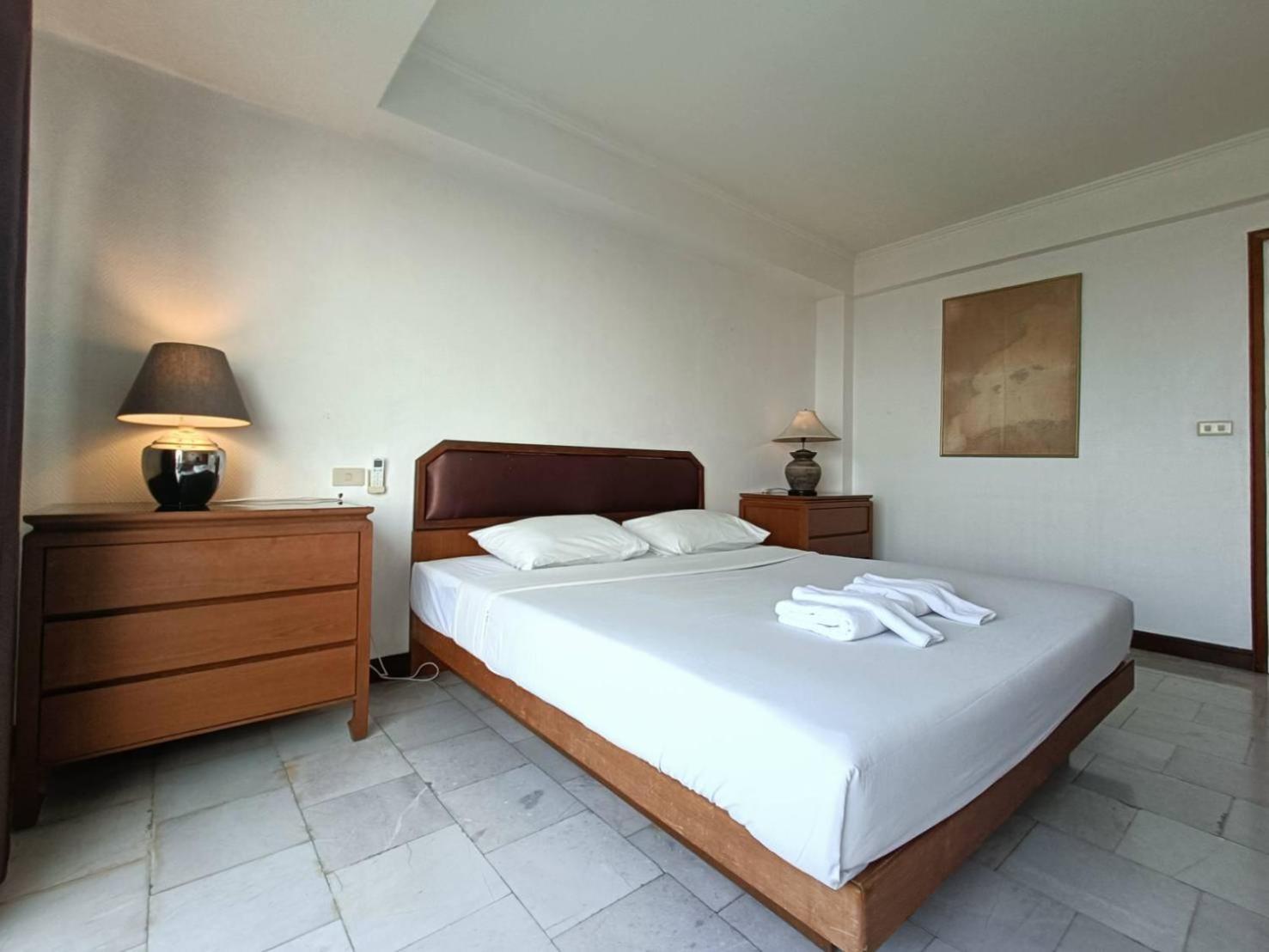 The Monaco Residence Pattaya Luaran gambar